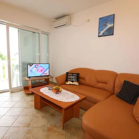 Two-bedroom In Ii Appartement